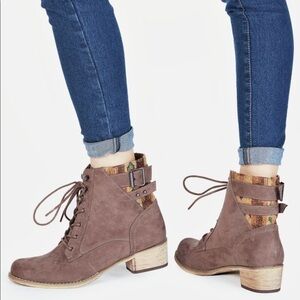 Justfab Jubilee 6.5 Grey Suede Ankle Booties Western Southwestern
